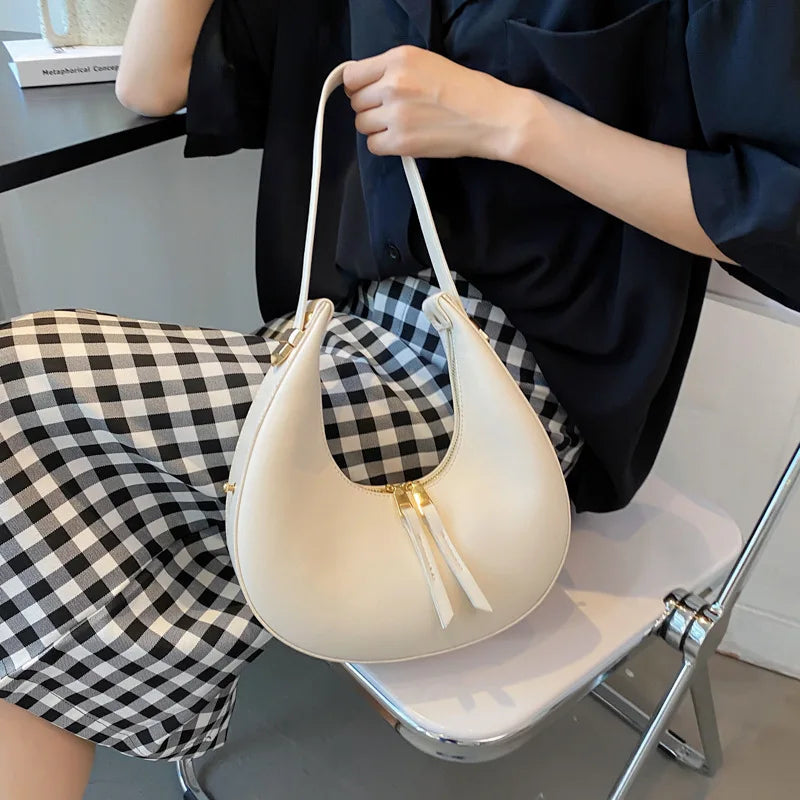 Sac en cuir demi-lune pour femme