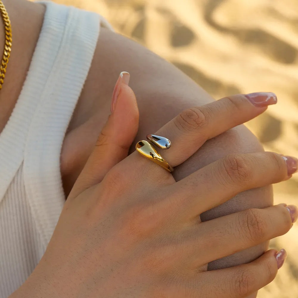 Bague Ajustable à Découpe Croisée